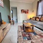 Apartment Lekka's *